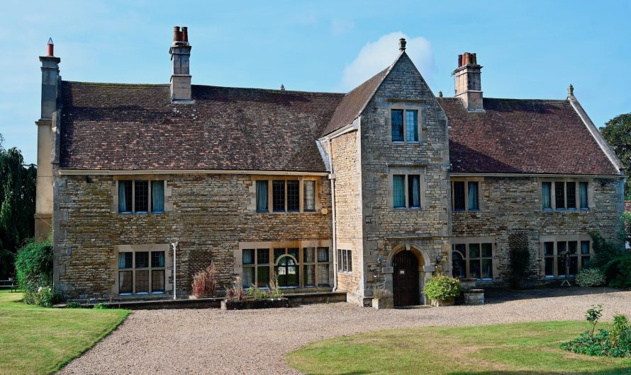 Archaeology dig for military heritage at Fulbeck Manor